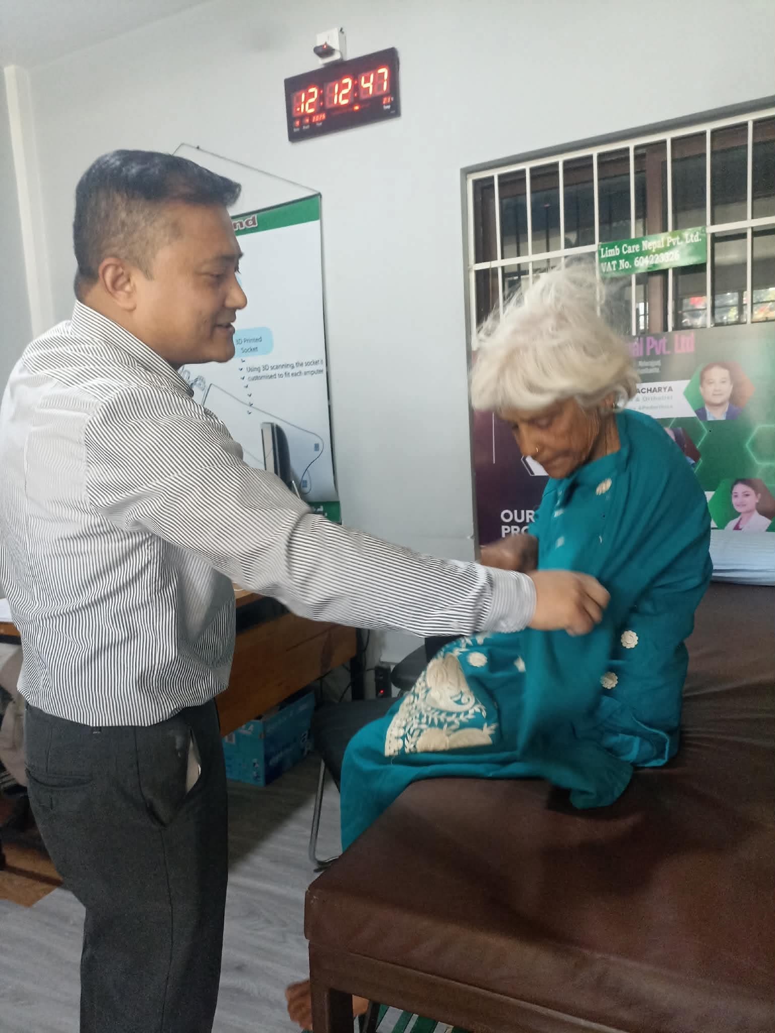 Artificial hand